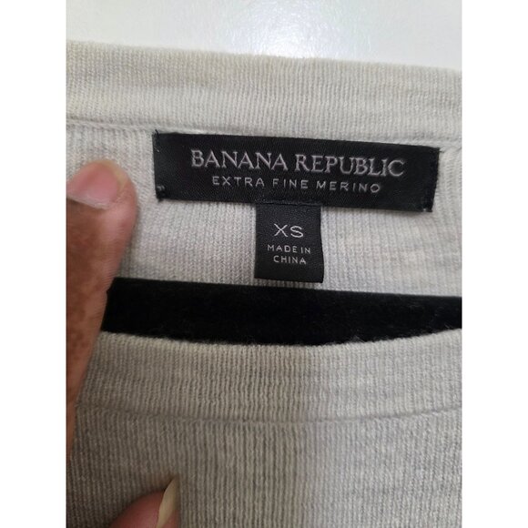 Banana Republic Women's XS Gray/Cream Extra Fine Merino Wool Sweater Tie Detail - Picture 5 of 7